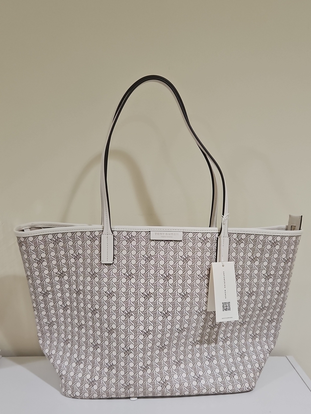 Tory Burch Ever Ready Zip Tote. Large